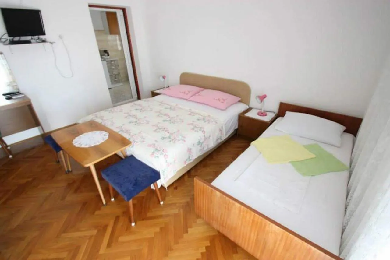 Apartments Marijela 茨里克韦尼察 招待所